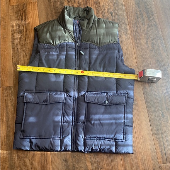 Arizona Jean Company Men's Navy and Olive Puffer Vest - Picture 9 of 9